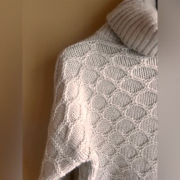 Pistache sweater - Picture 3 of 14